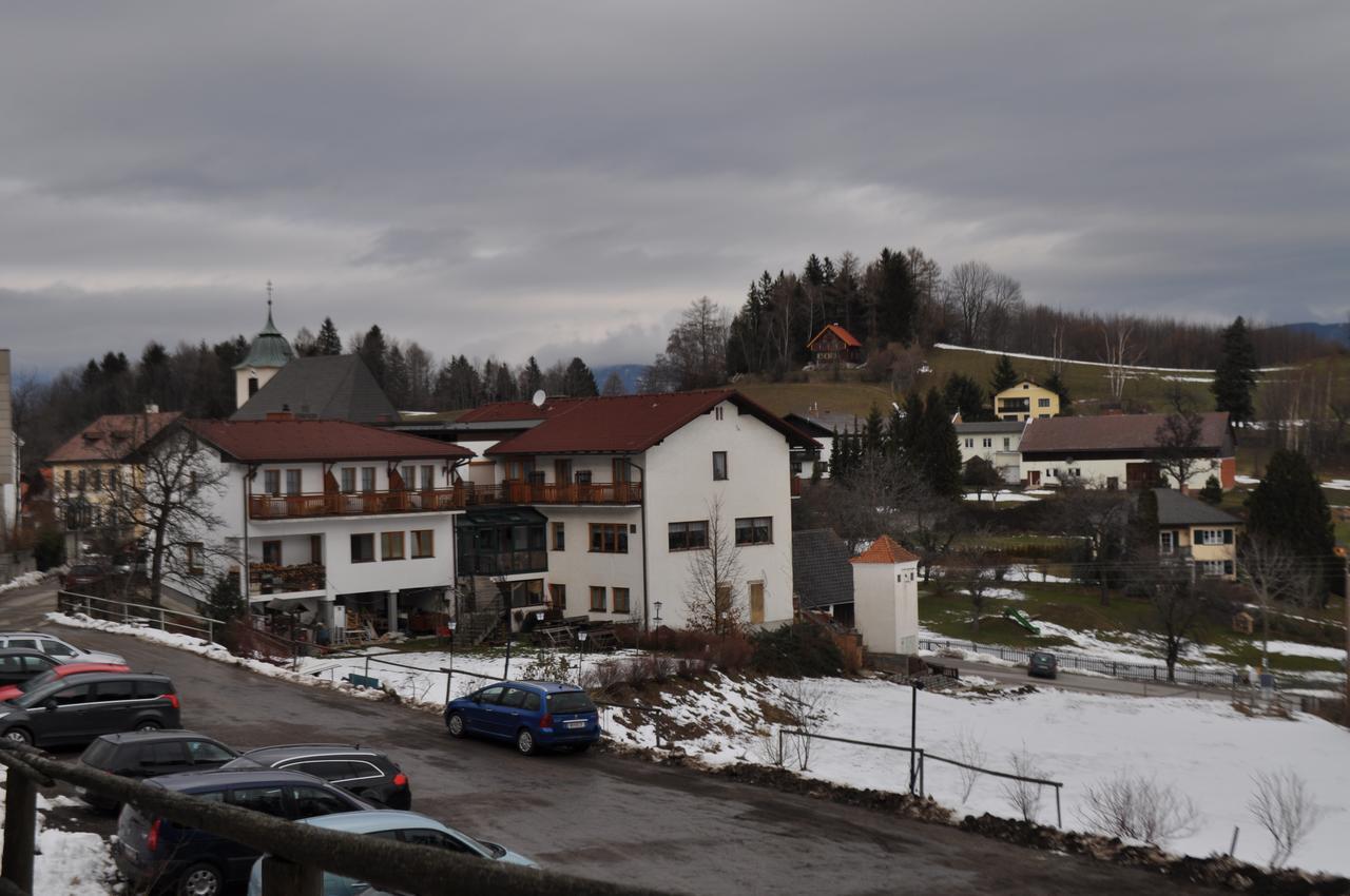 Gasthof Diewald Raach am Hochgebirge Luaran gambar